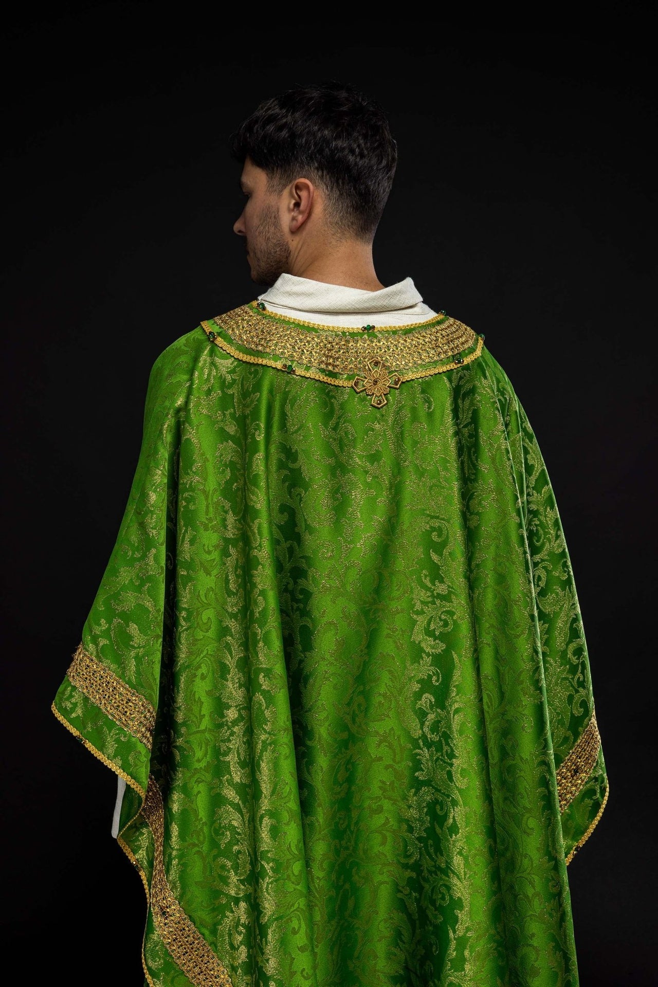 Ręcznie wykonany ornat z naturalnymi kamieniami Handmade 7010 Zielony