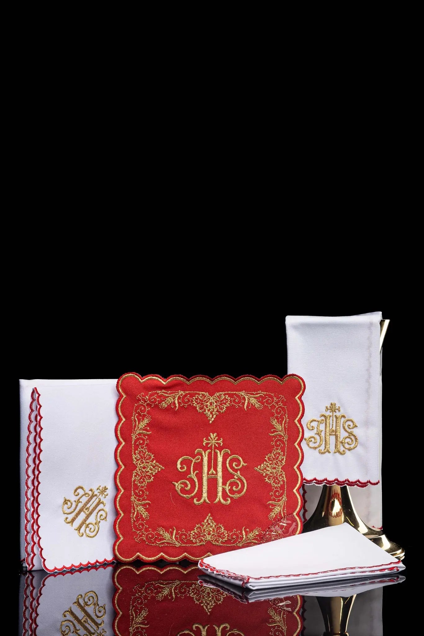 Red chalice linen set with IHS embroidery - HAFTINA ATELIER