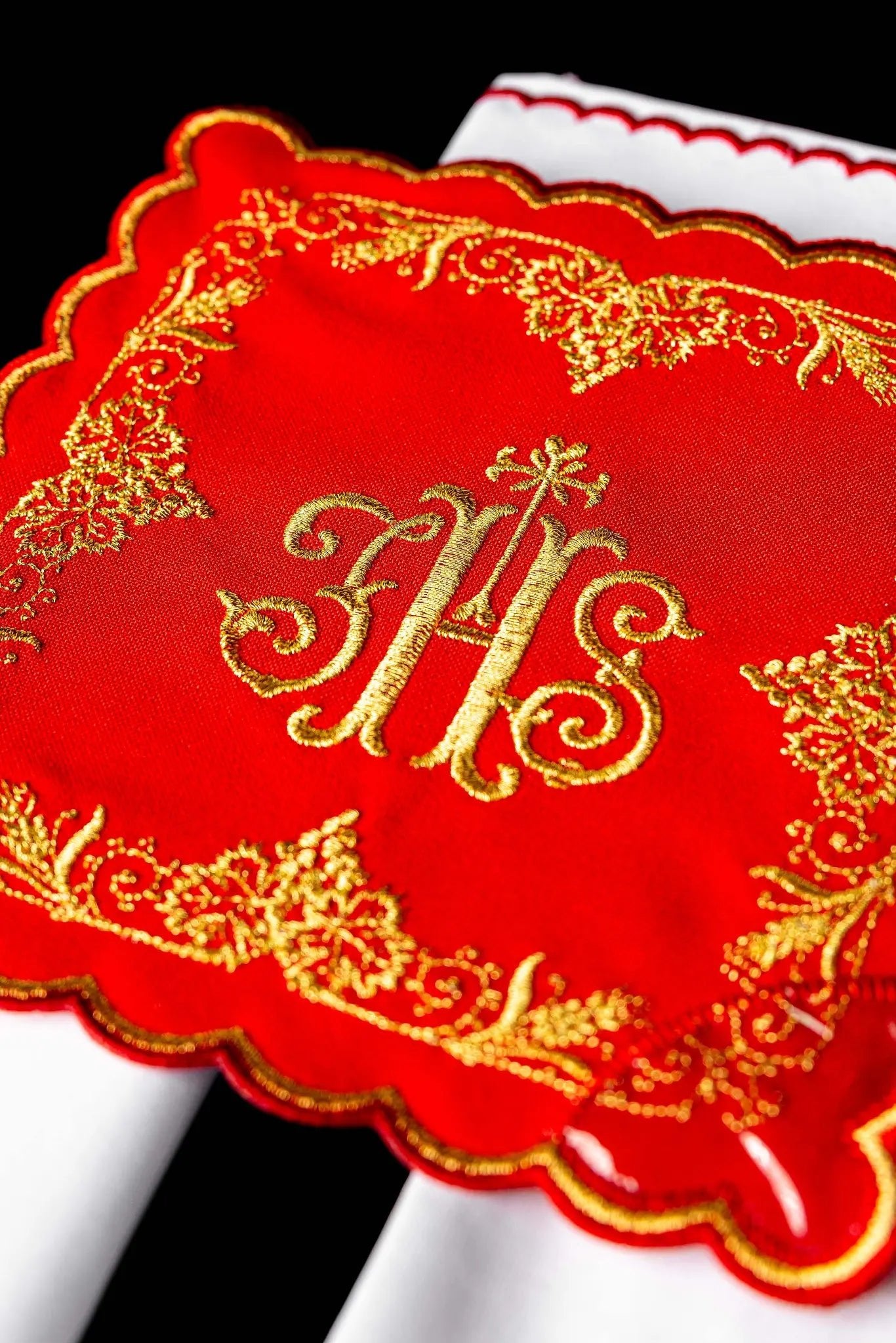 Red chalice linen set with IHS embroidery - HAFTINA ATELIER