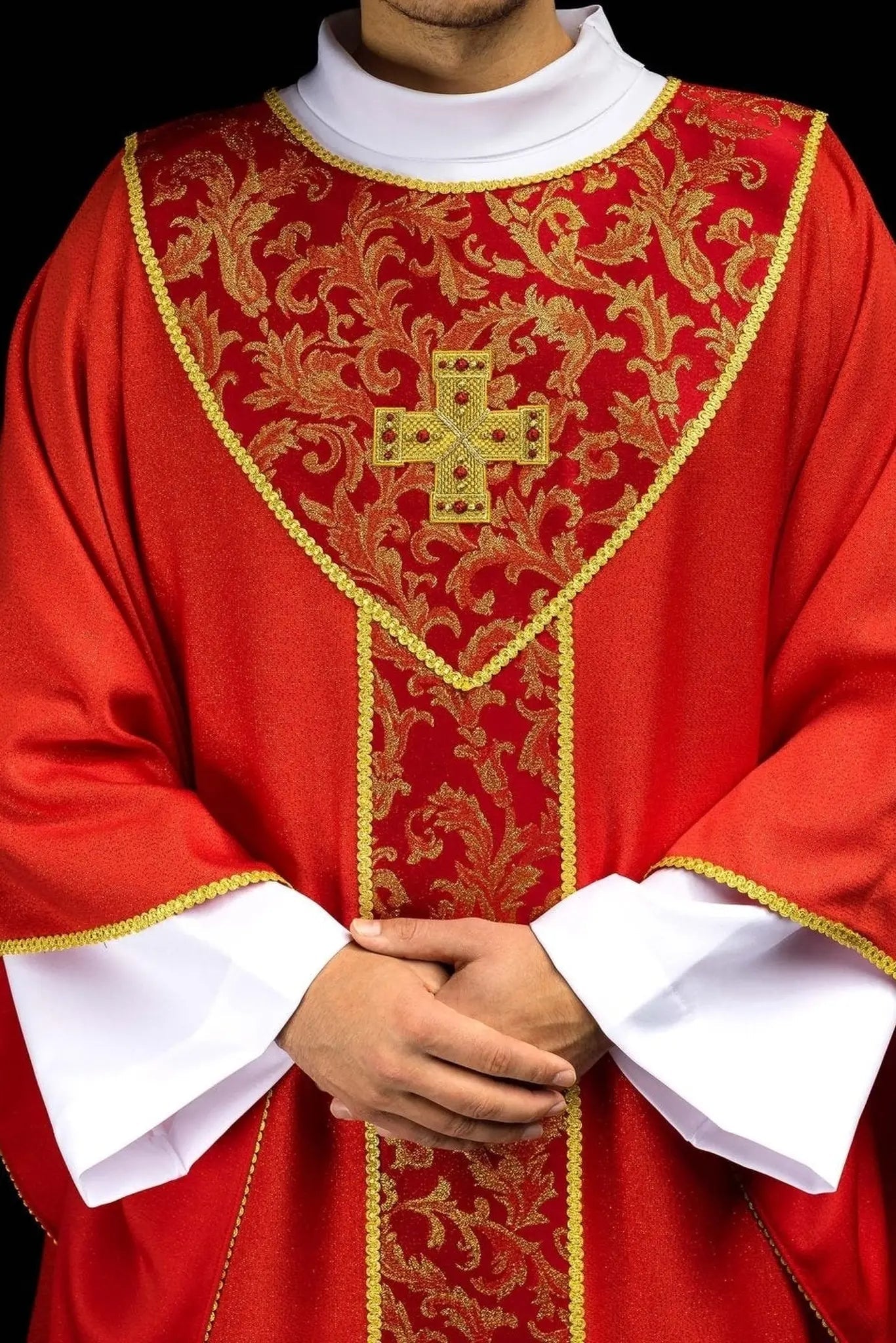 Red Chasuble with Cross and Jacquard Fabric - HAFTINA ATELIER