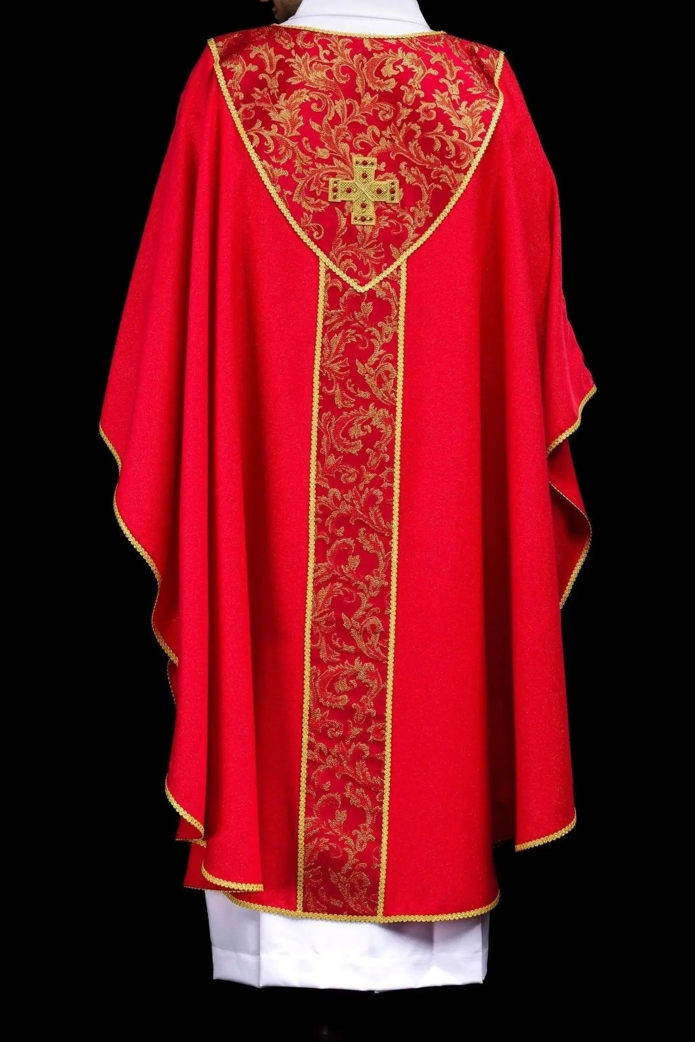 Red Chasuble with Cross and Jacquard Fabric - HAFTINA ATELIER