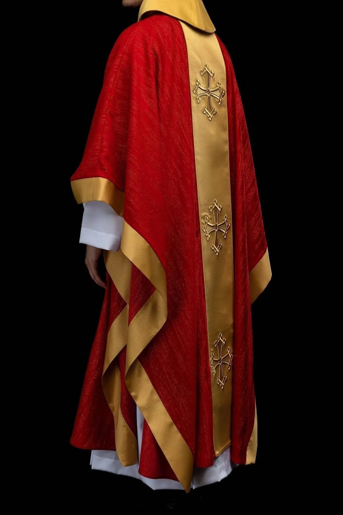 Red Chasuble with Embroidered Cross Motif and Gold Band - HAFTINA ATELIER