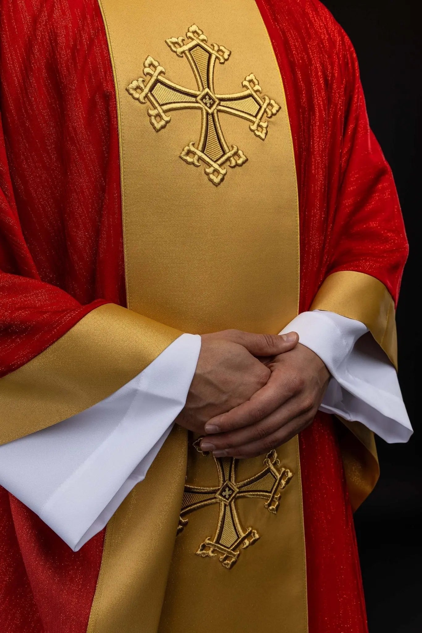 Red Chasuble with Embroidered Cross Motif and Gold Band - HAFTINA ATELIER