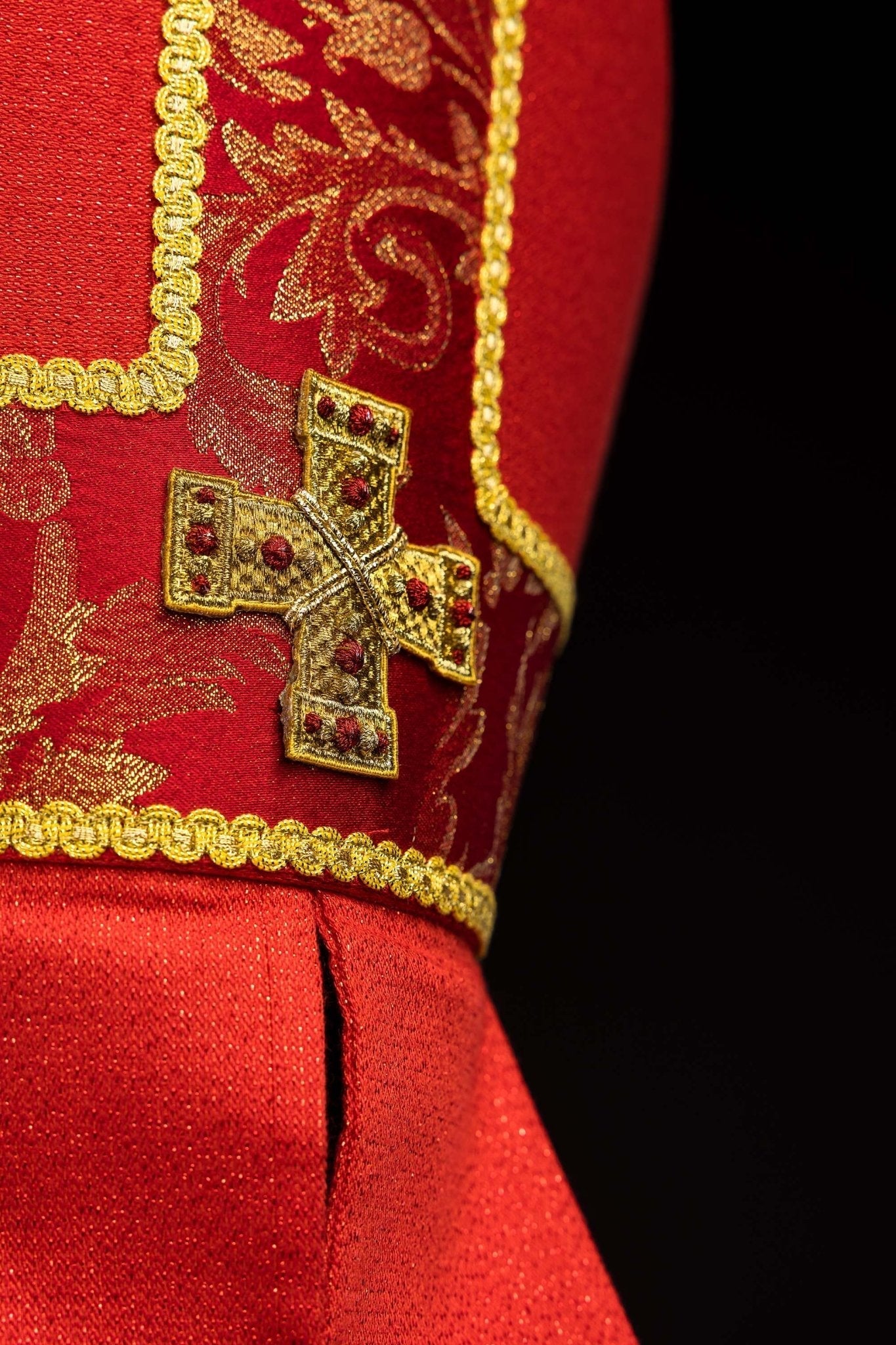 Red Embroidered Mitre with Cross and Jacquard Fabric - HAFTINA ATELIER