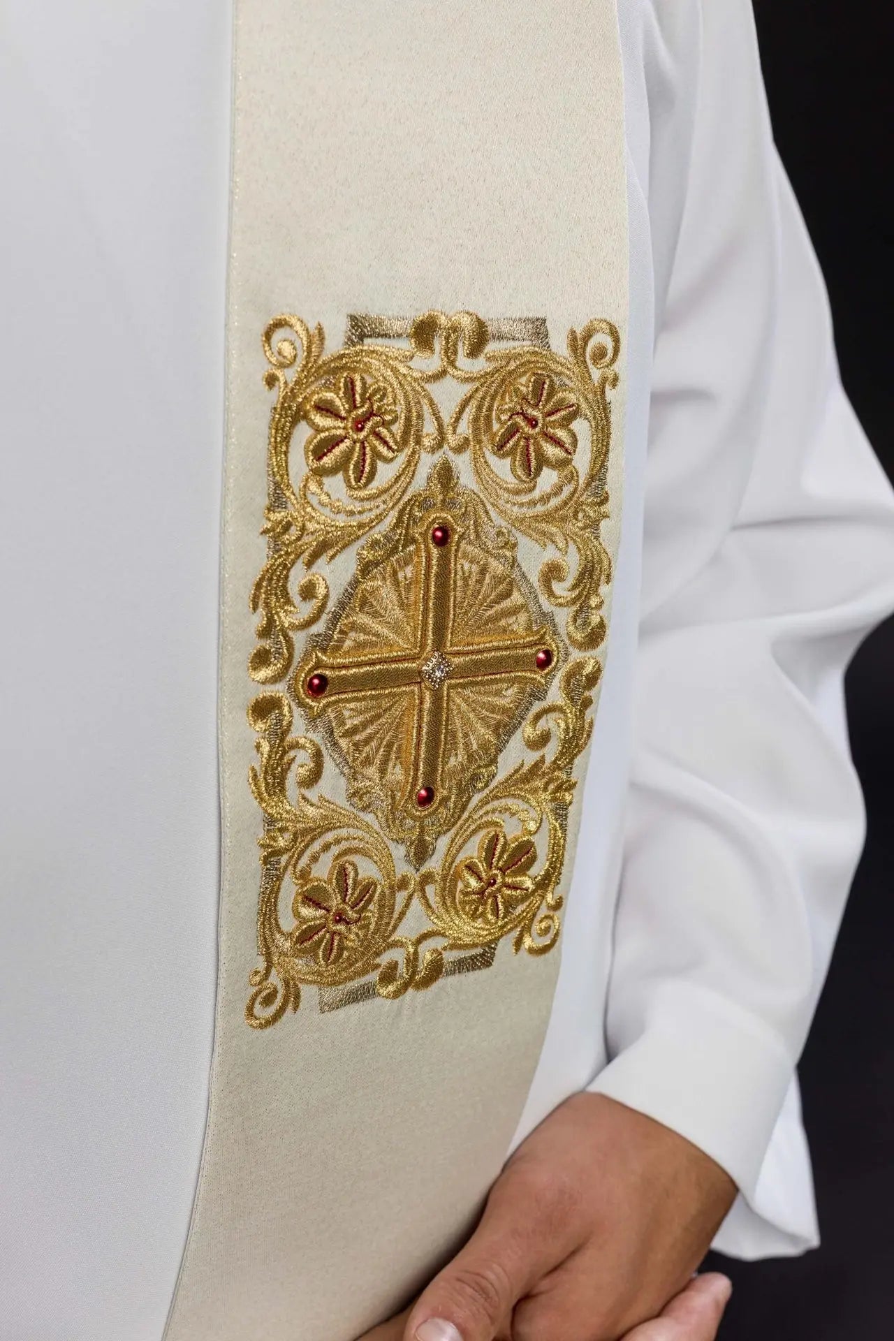 Étole de diacre brodée avec croix LE/2210