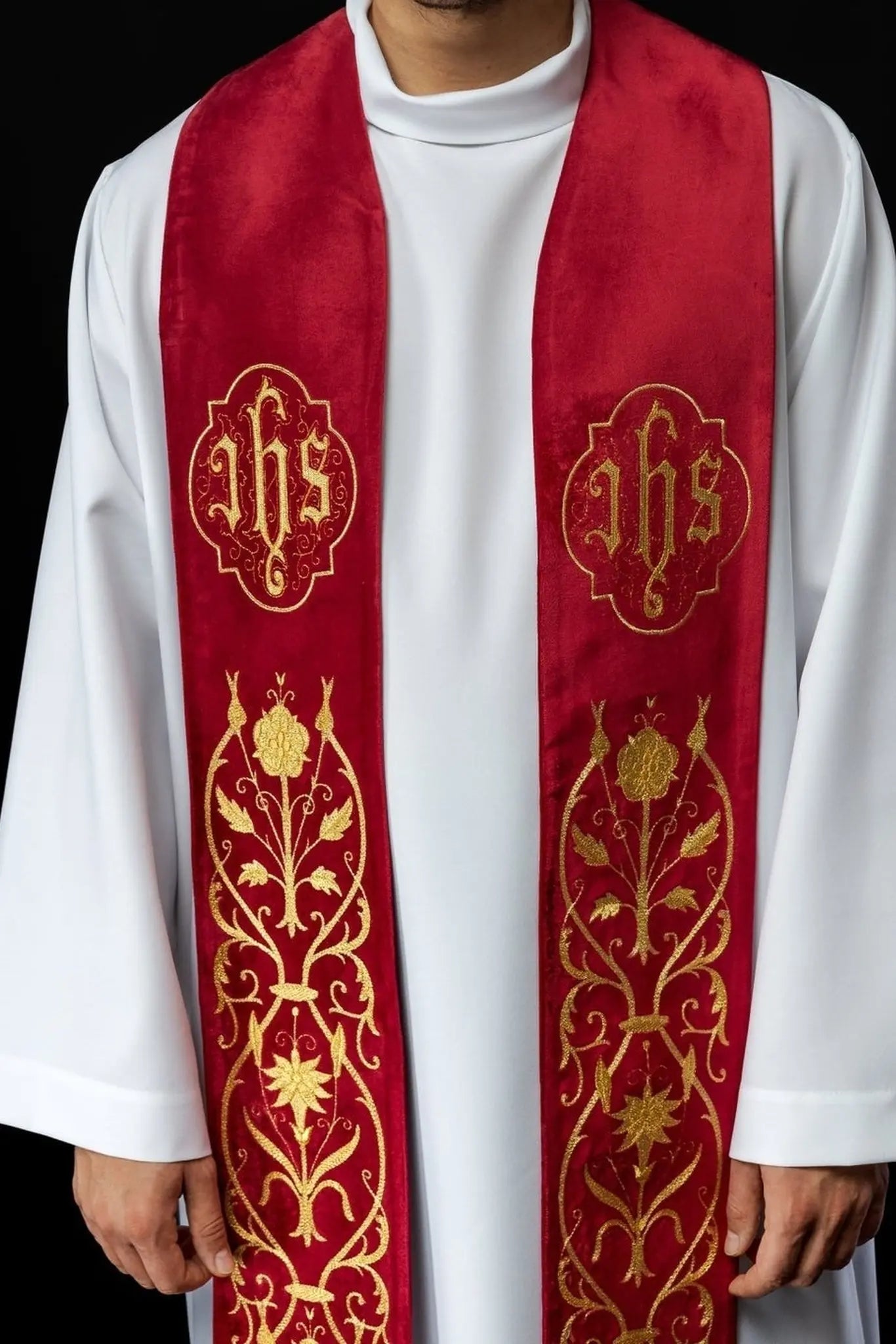 Étola rouge brodée IHS