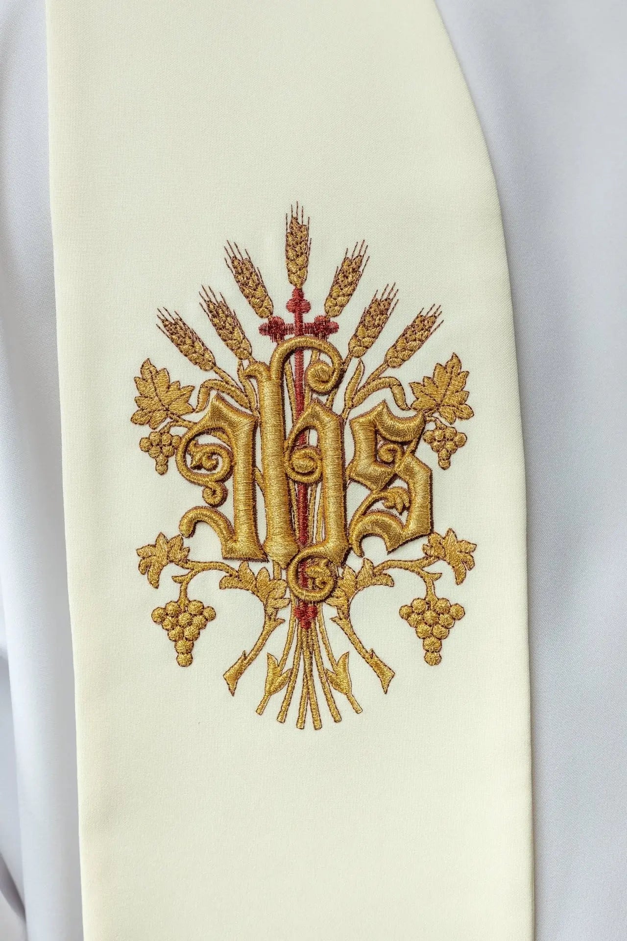 Étole brodée de la croix, IHS et cœur de Jésus-Christ écru