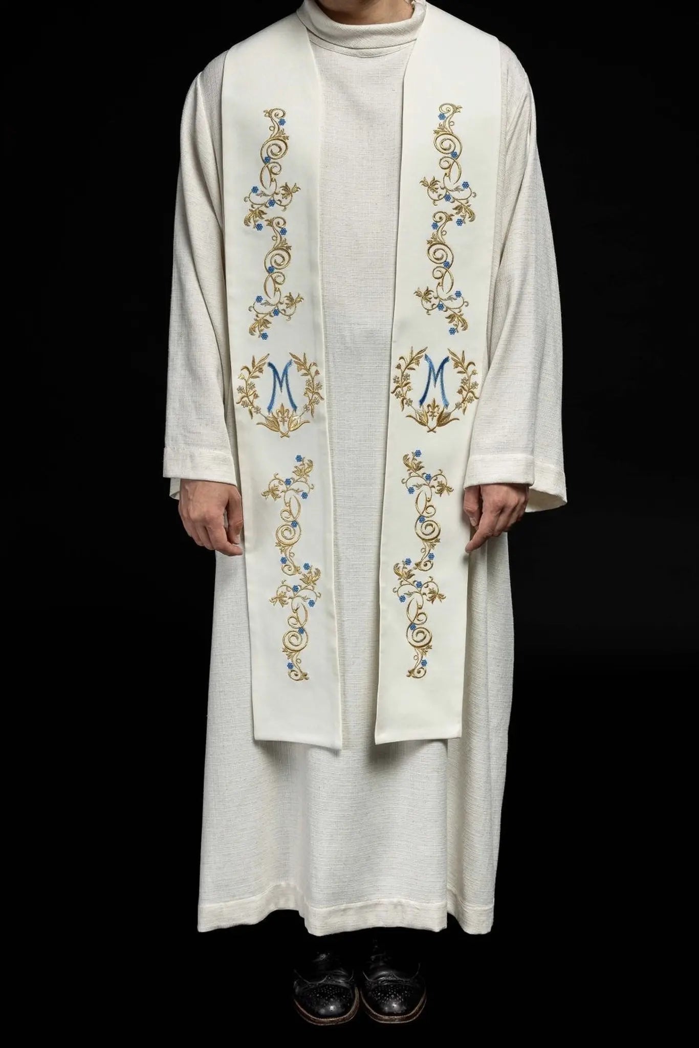 Stèle brodée de Marie écru
