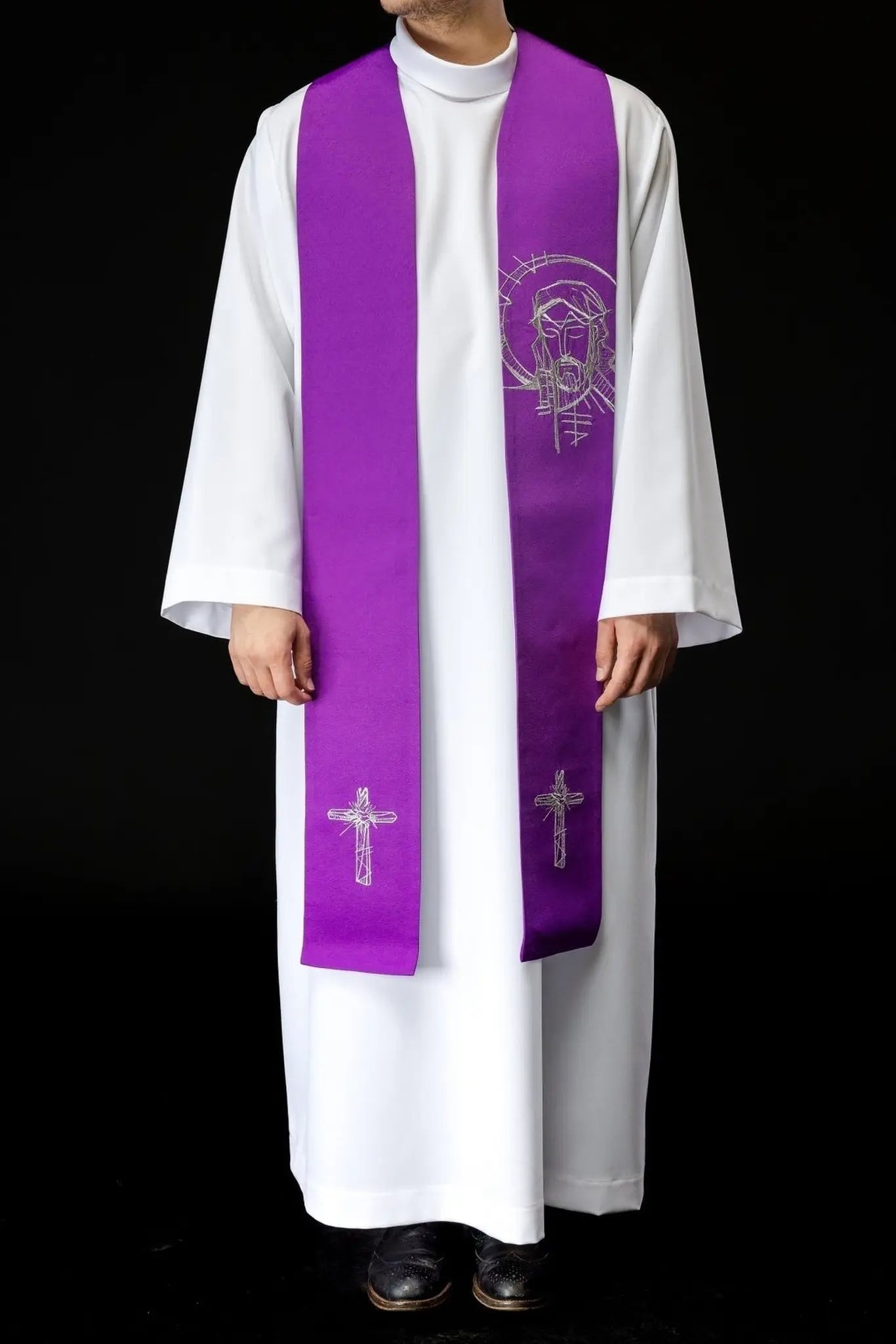 Étola brodée pour le Carême avec Jésus