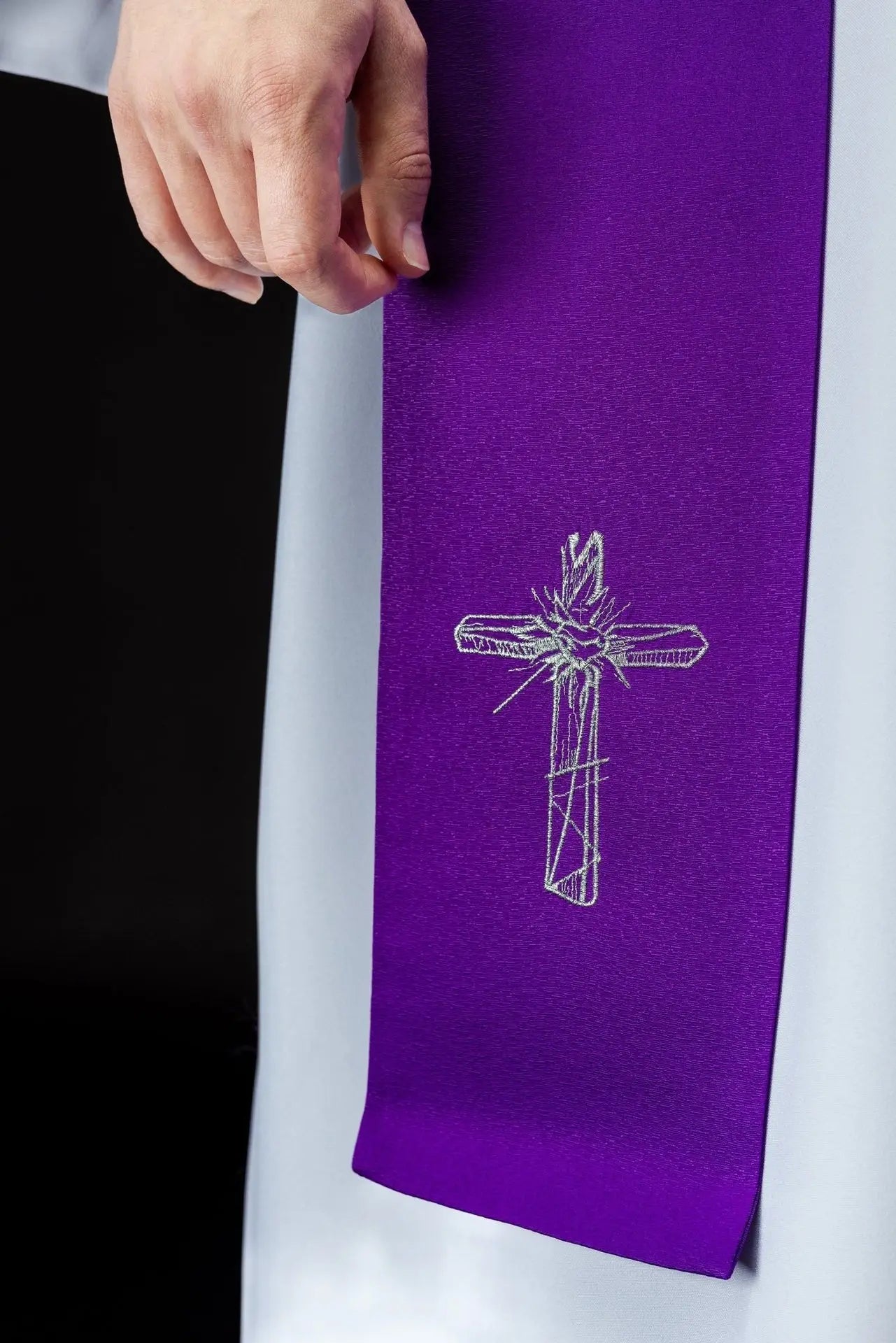 Étola brodée pour le Carême avec Jésus