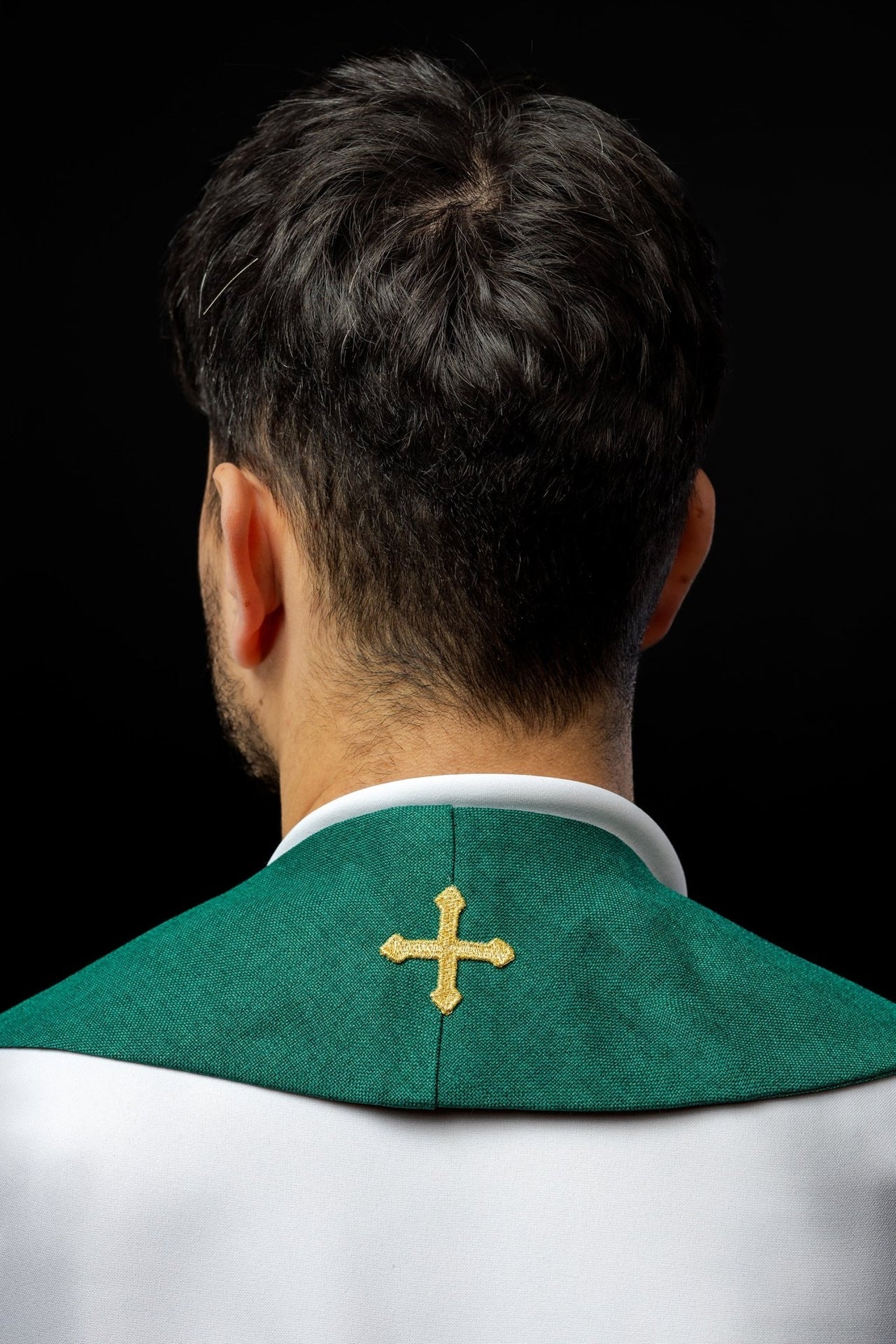 Stuła haftowana z krzyżami zielona