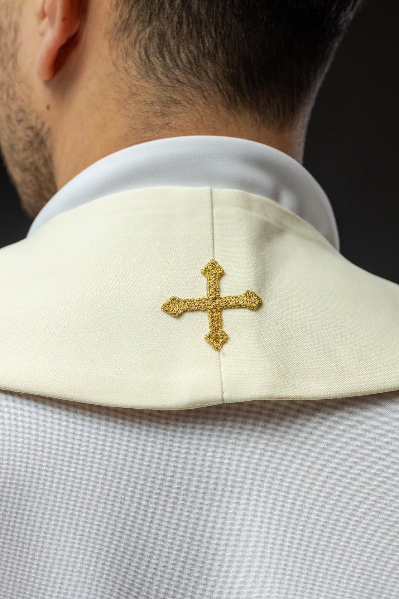 Stuła haftowana zdobiona IHS ecru