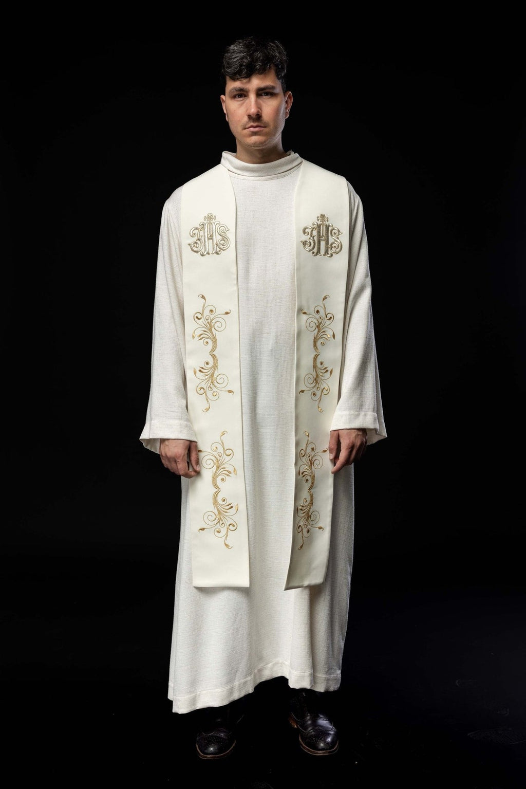 Stuła haftowana zdobiona IHS ecru