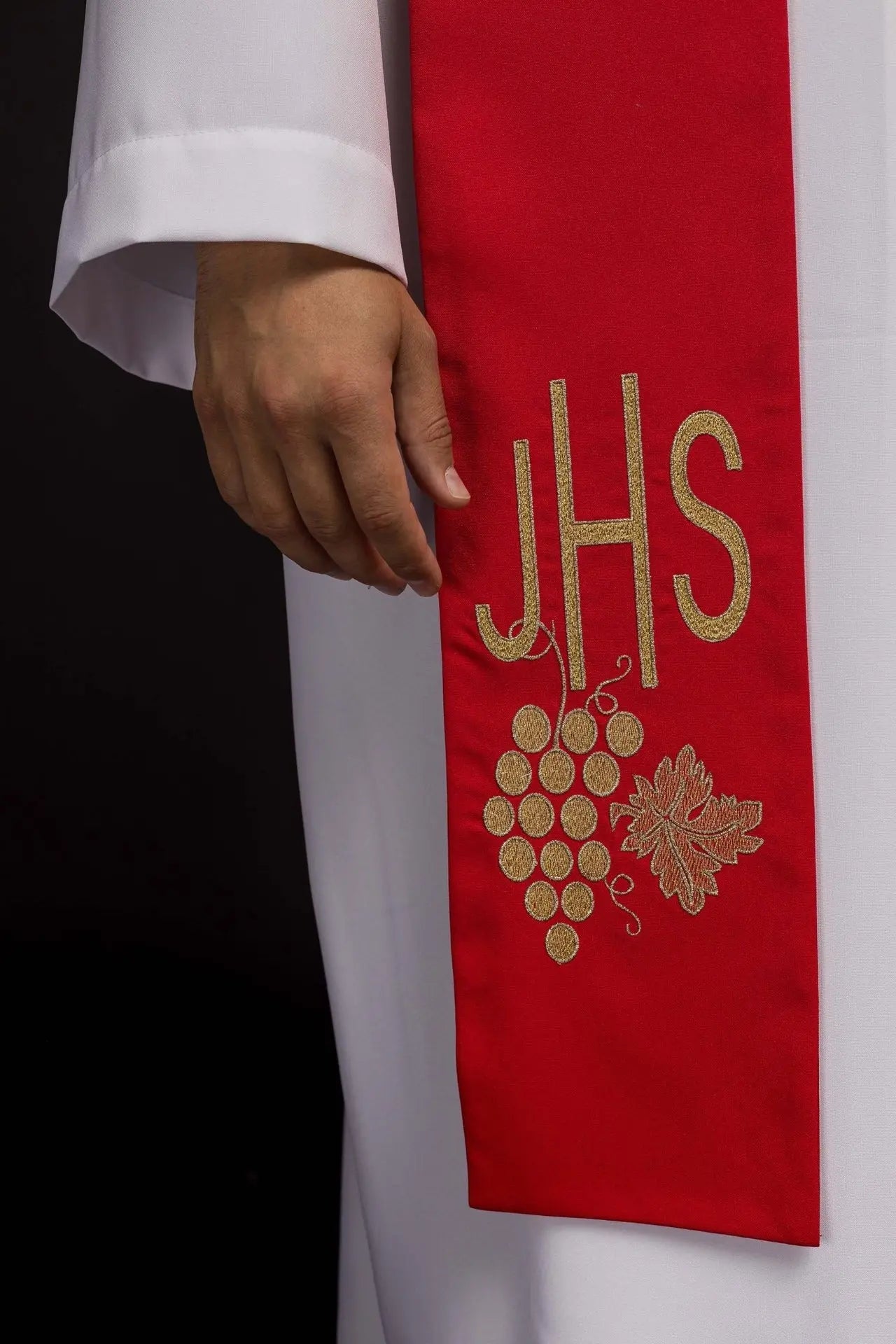 Étoles rouges de prêtre brodées IHS avec raisins