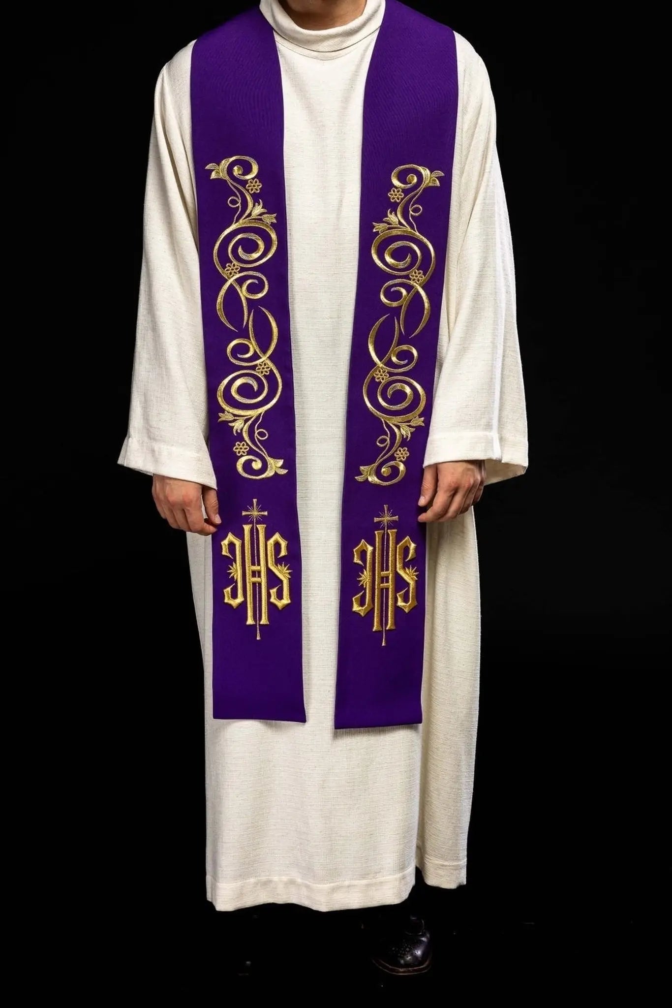 Étole de prêtre brodée IHS violet