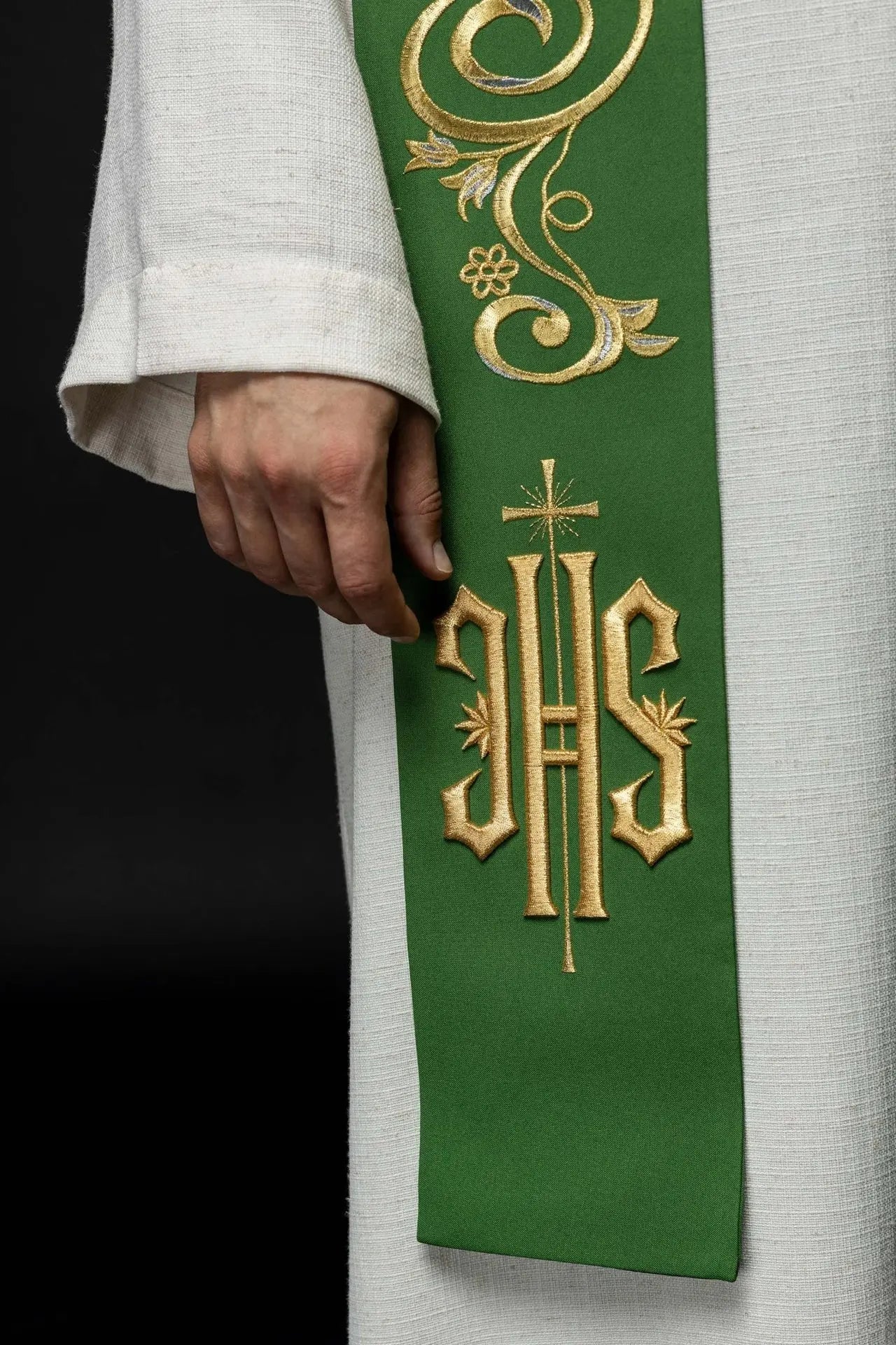 Étola de prêtre brodée IHS verte