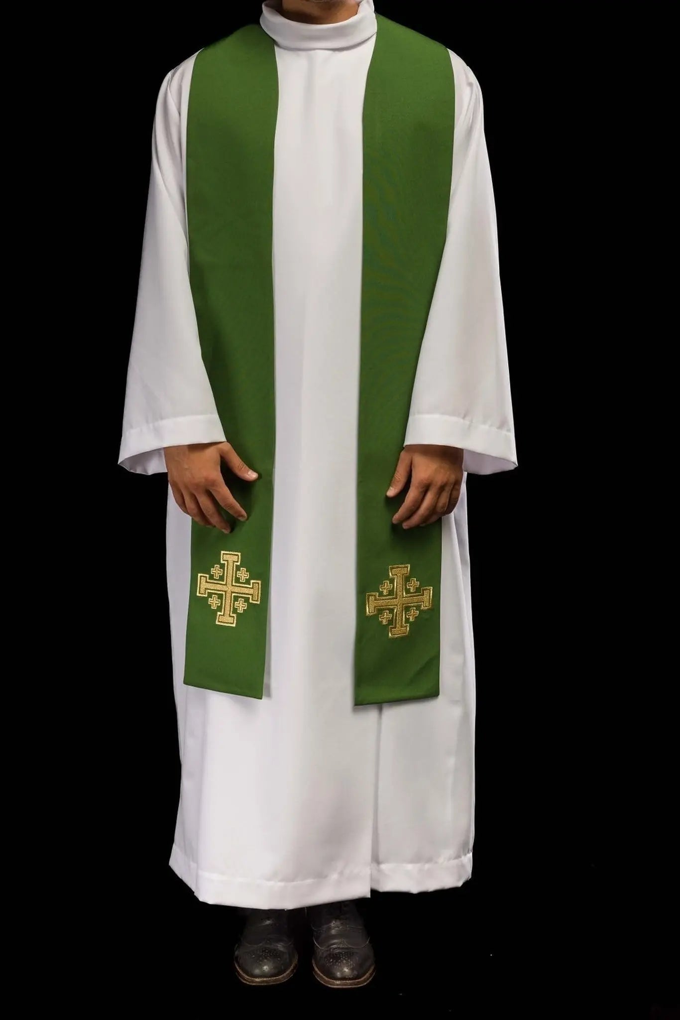 Étola verte brodée de prêtre croix de Jérusalem
