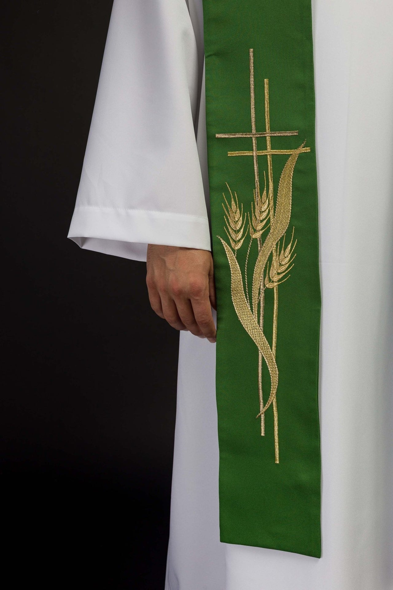 Stuła kapłańska zielona haftowana