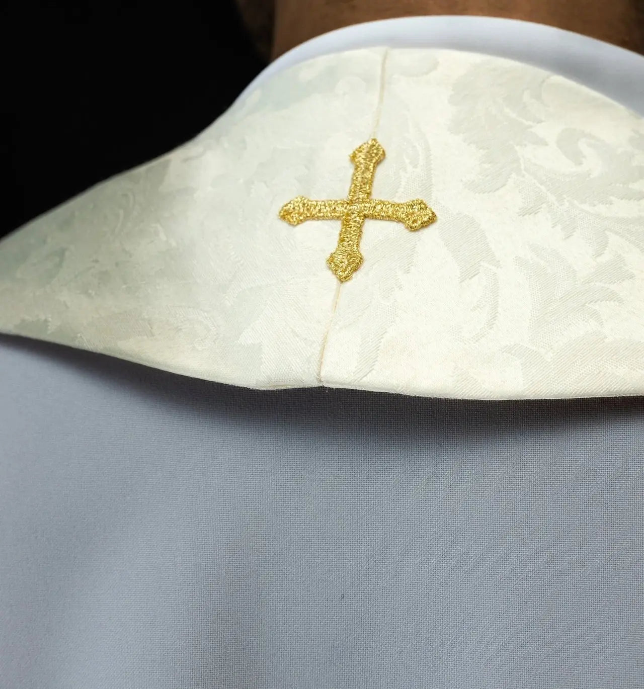 Étole d'agneau de Pâques cousue sur tissu décoratif