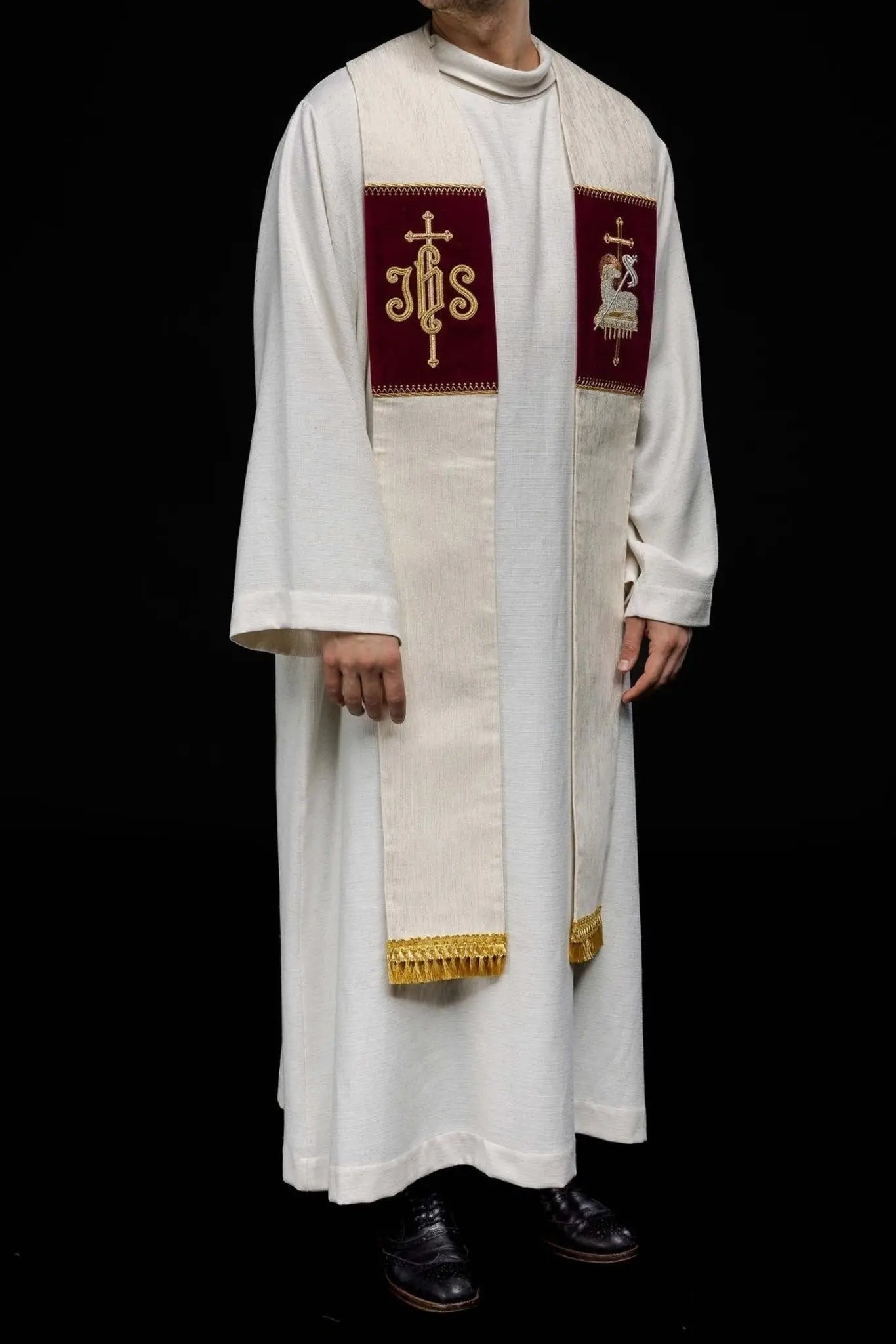 Étole avec Agneau de Dieu brodé et symbole JHS