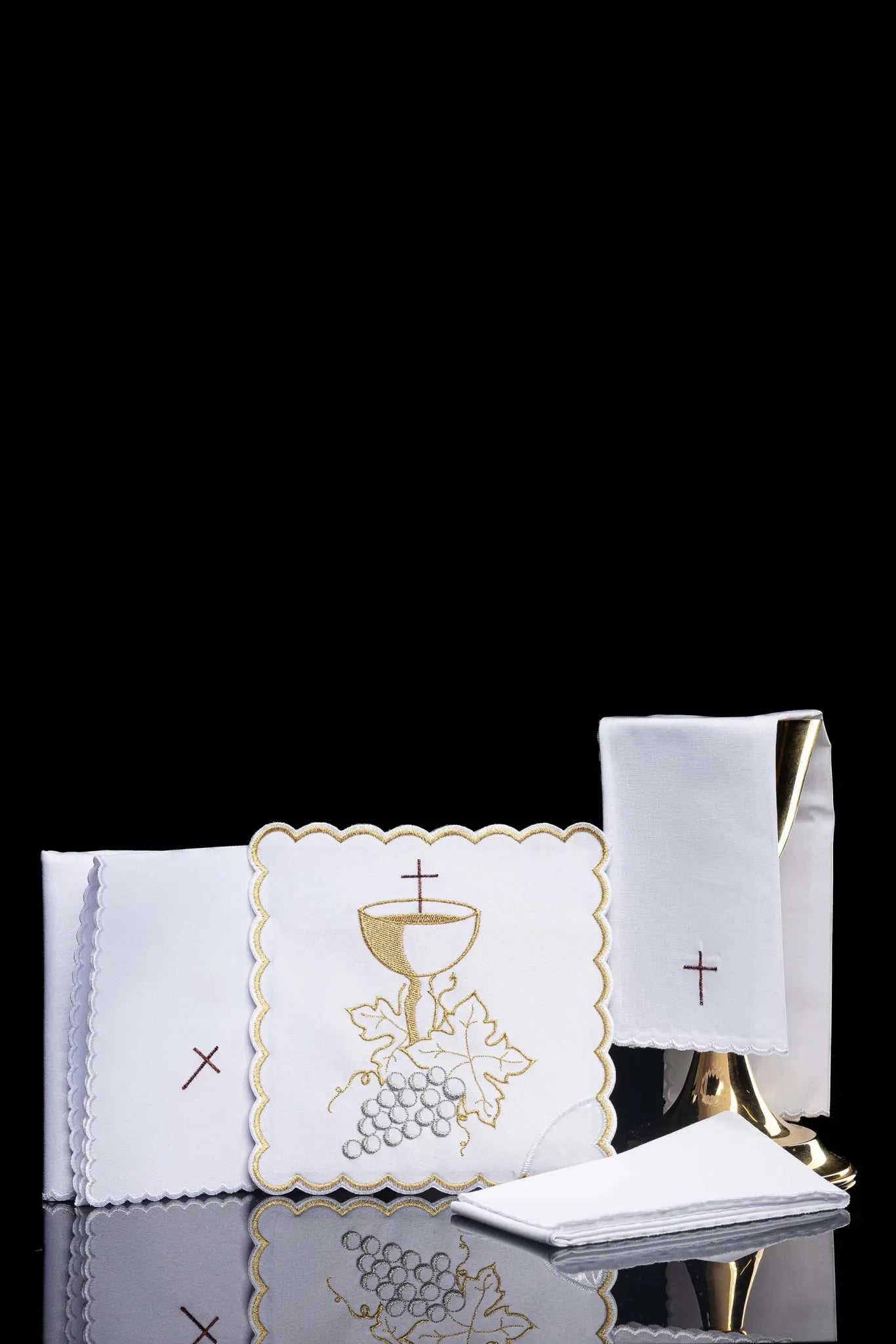 White chalice linen set with Eucharistic motif - HAFTINA ATELIER