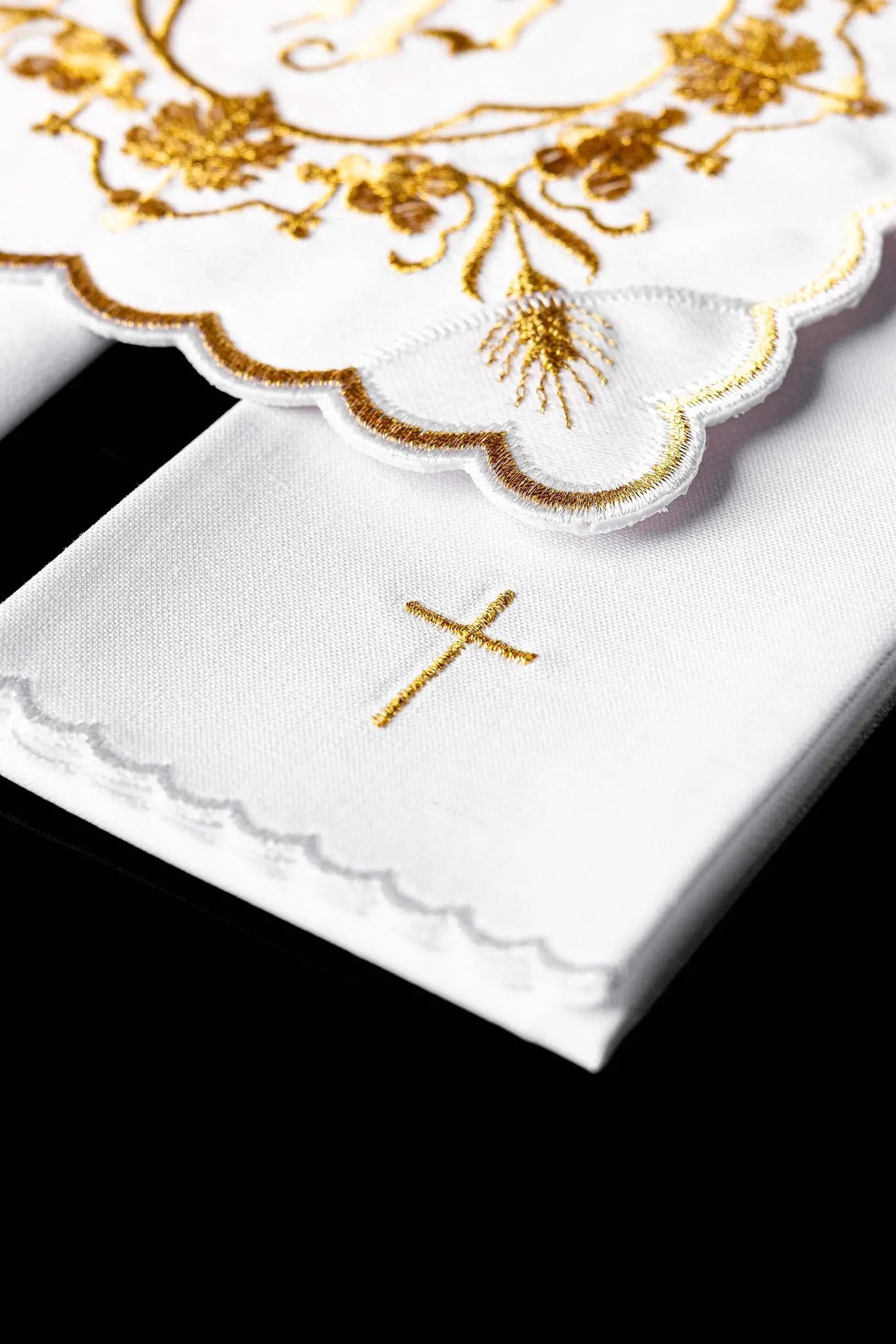 White chalice linen set with IHS embroidery - HAFTINA ATELIER