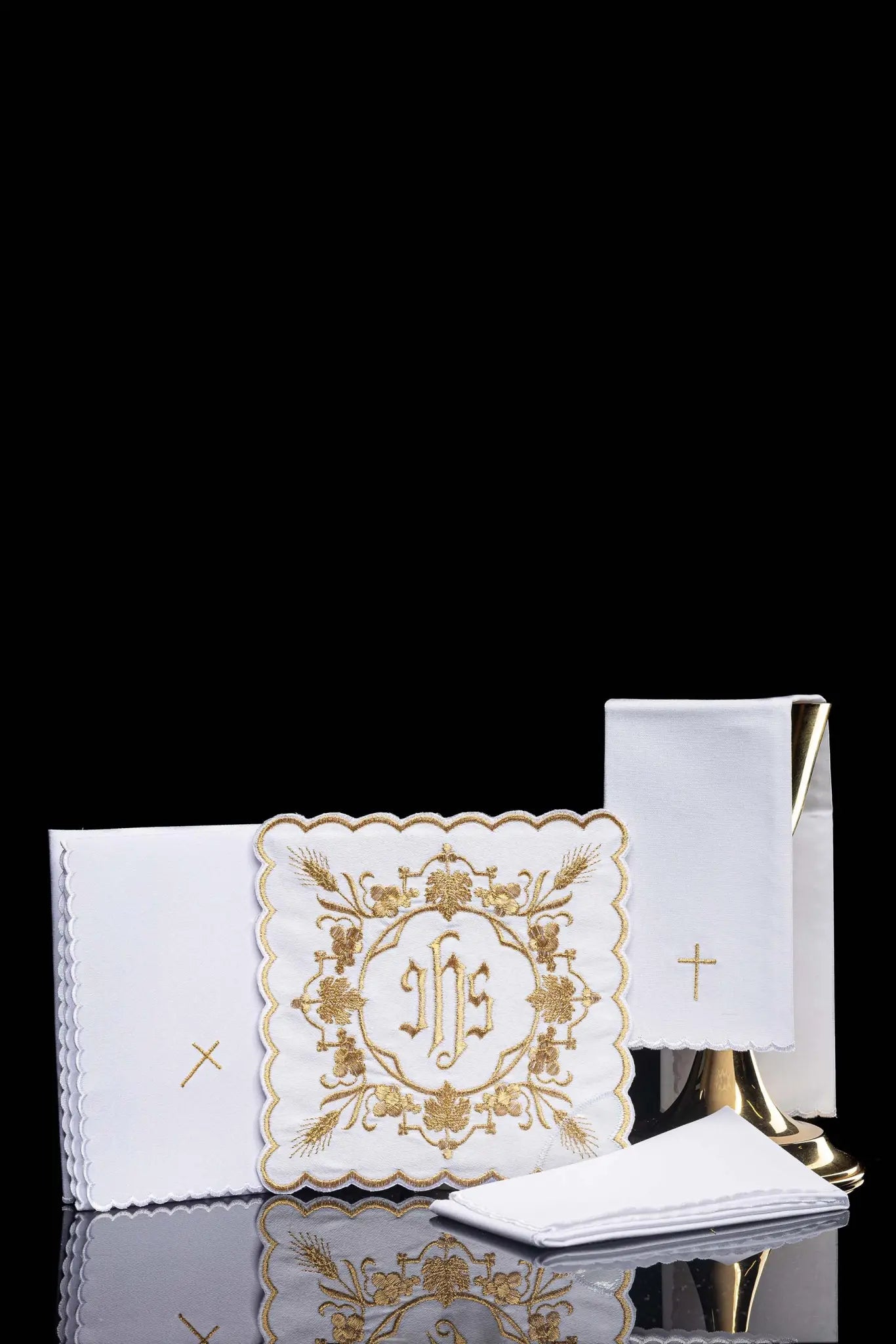 White chalice linen set with IHS embroidery - HAFTINA ATELIER