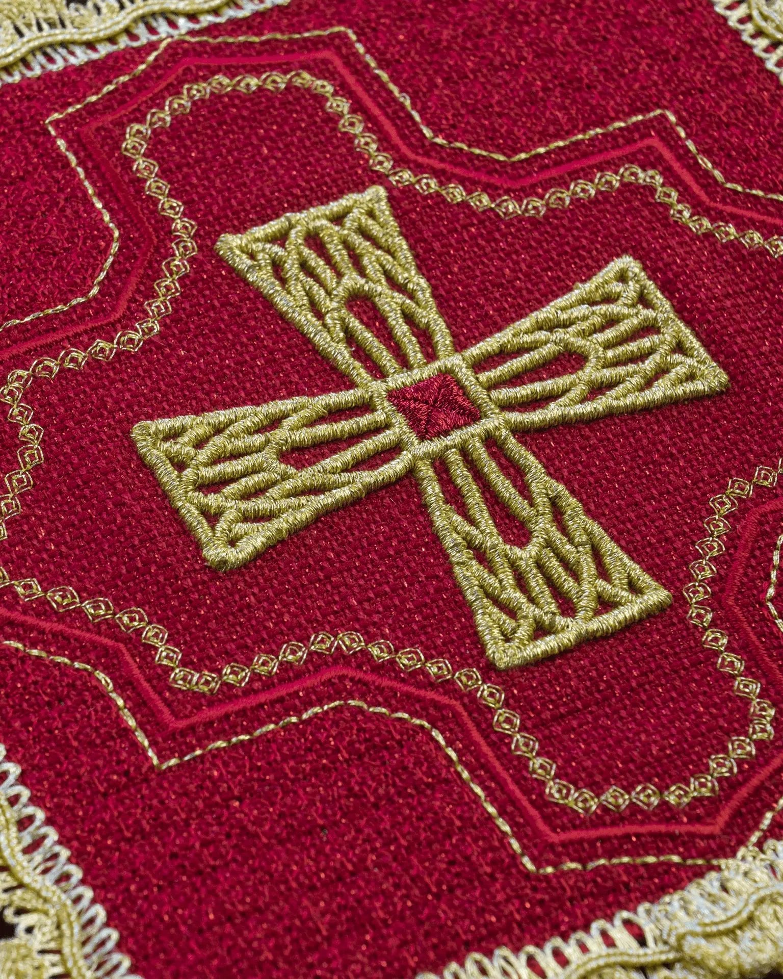 Ensemble de piquets en quatre couleurs liturgiques