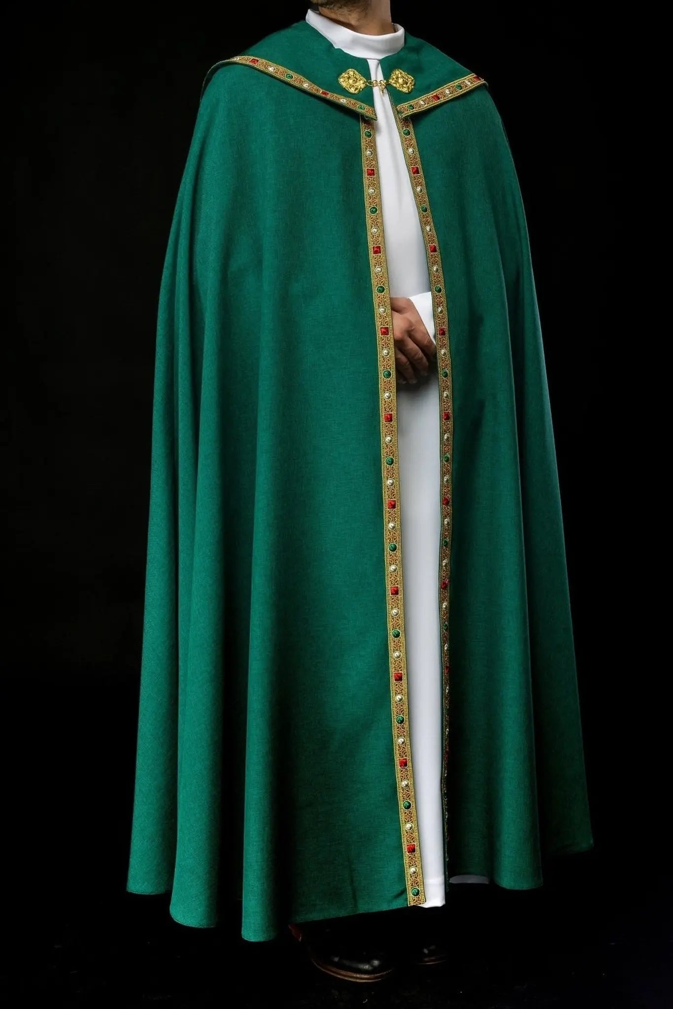 Cape liturgique verte avec IHS doré