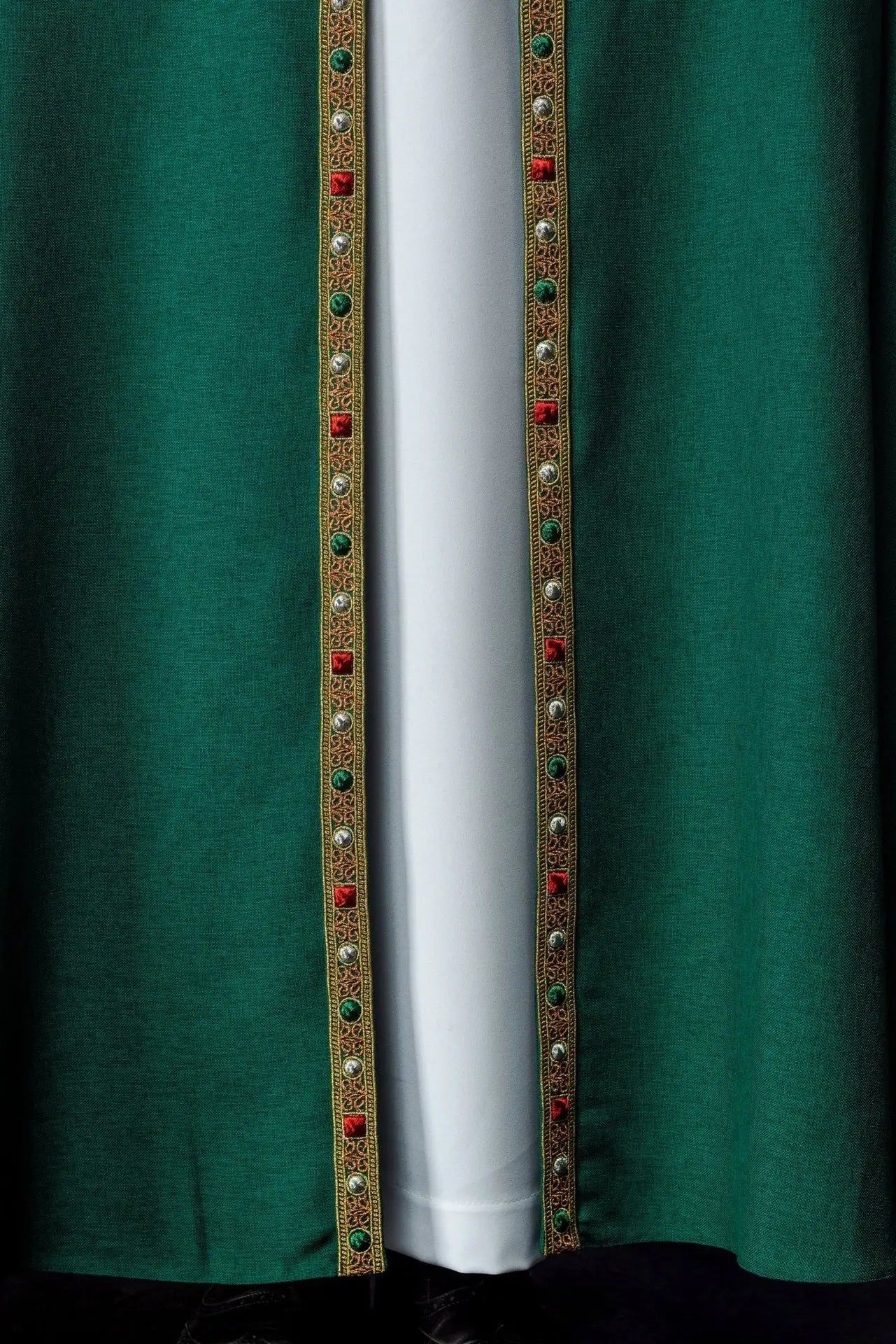 Cape liturgique verte avec IHS doré