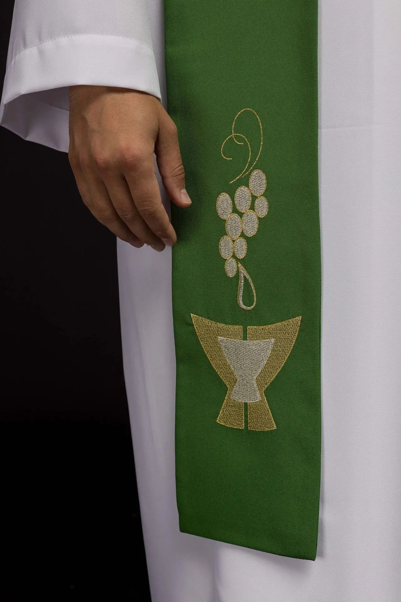 Green priest's stole embroidered Chalice, Ears and Grapes