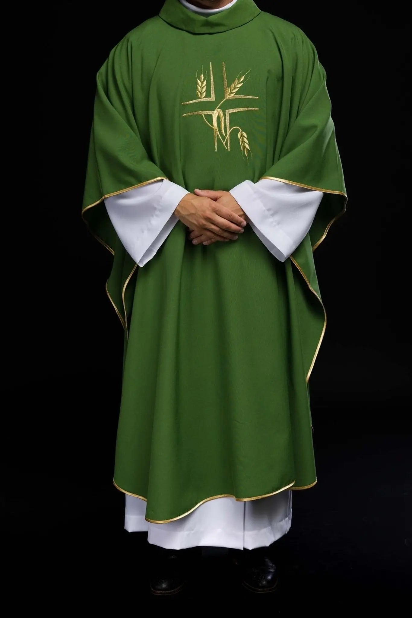 Chasuble verte avec broderie de la Croix et des Pointes